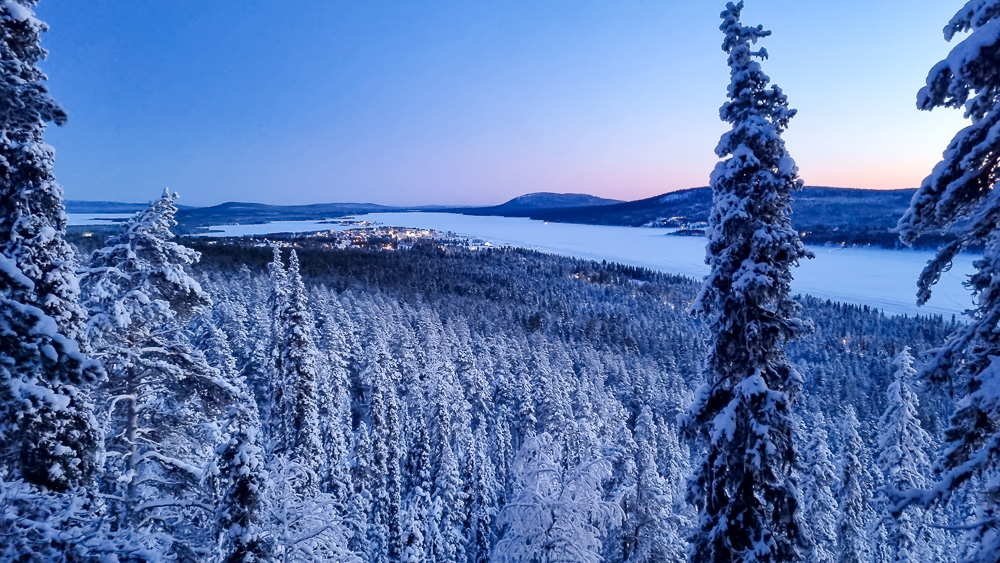 Jukkasjärvi by sett från Puimoisenvaara.